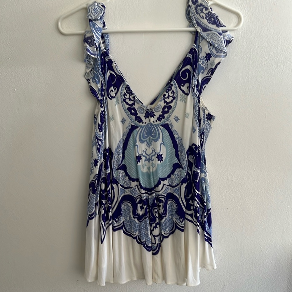 Maeve by Anthropologie|Maeve ruffle silky camisole top| Blue and white print